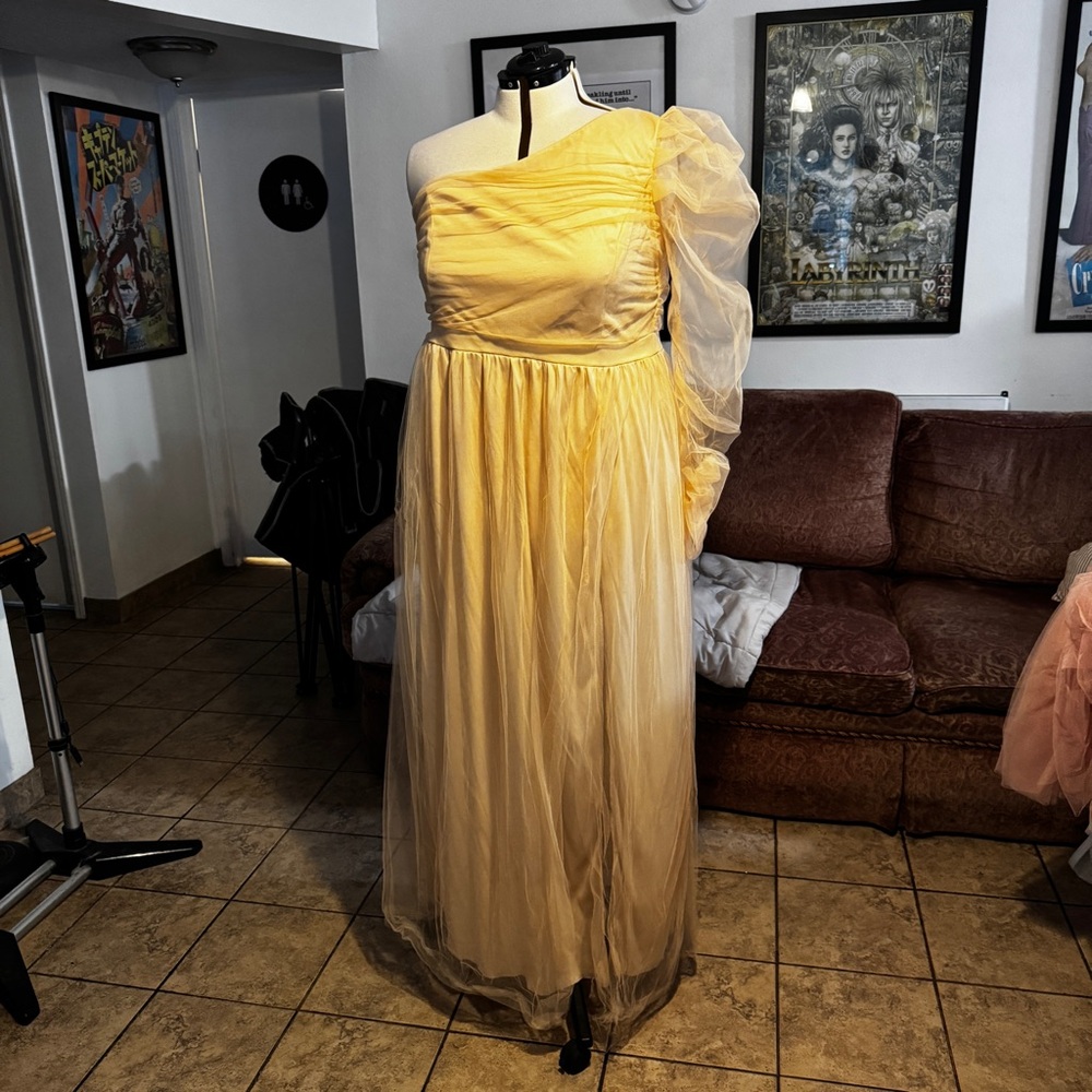 Chic One-Shoulder Creme Dress